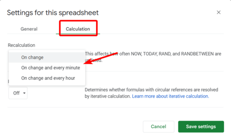 image tutoriel google sheets avec Calcul surligné et flèche rouge pointant vers l'option Sur modification et toutes les minutes